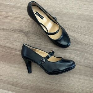 Alex Marie Mary Jane style heels size 6.5- like new condition. Vintage inspired.
